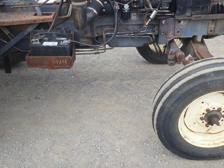 new-holland-ts110-image-8
