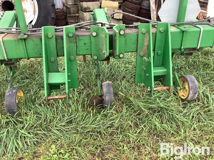 john-deere-875-8r38-rear-mount-cultivator-image-8