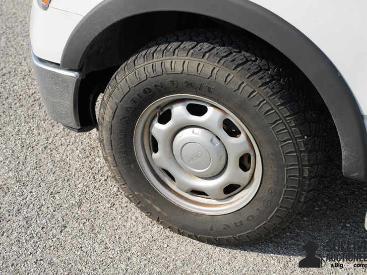 run-#7---2012-ford-f150-xl-regular-cab-pickup-image-13