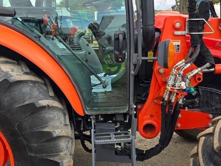 2017-kubota-m5-091d-image-31