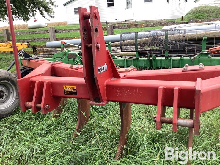 case-ih-14-v-ripper/subsoiler-plow-image-9