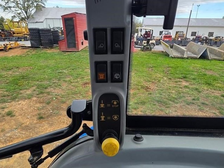new-holland-t5040-image-62