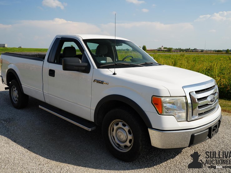 run-#7---2012-ford-f150-xl-regular-cab-pickup-image-3