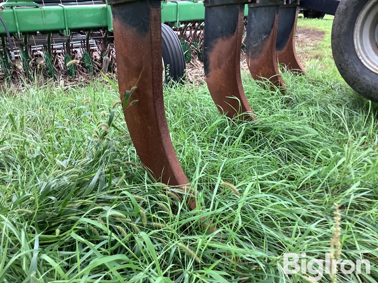 case-ih-14-v-ripper/subsoiler-plow-image-16