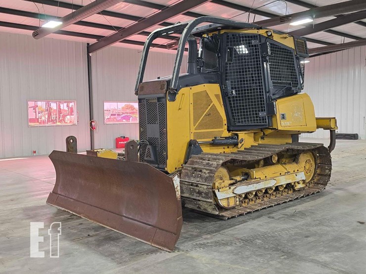 2022-deere-650k-lgp-image-1