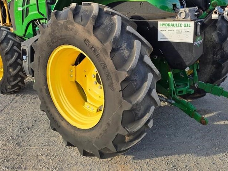 2019-john-deere-5100e-image-30