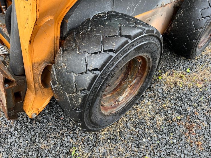 2019-case-sv280-skid-steer-loader-image-12