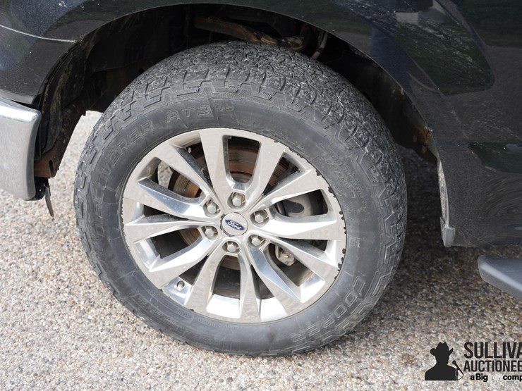 run-#44---2016-ford-f150-xlt-crew-cab-4x4-pickup-image-12