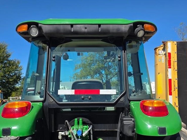 2019-john-deere-5100e-image-27