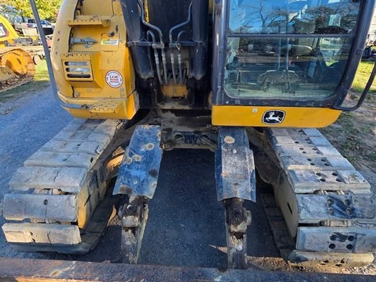 2015-deere-135g-image-44