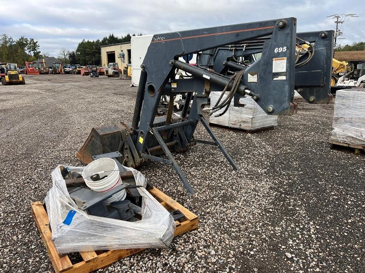 buhler-allied-695-loader-w/-74”-bucket-image-5