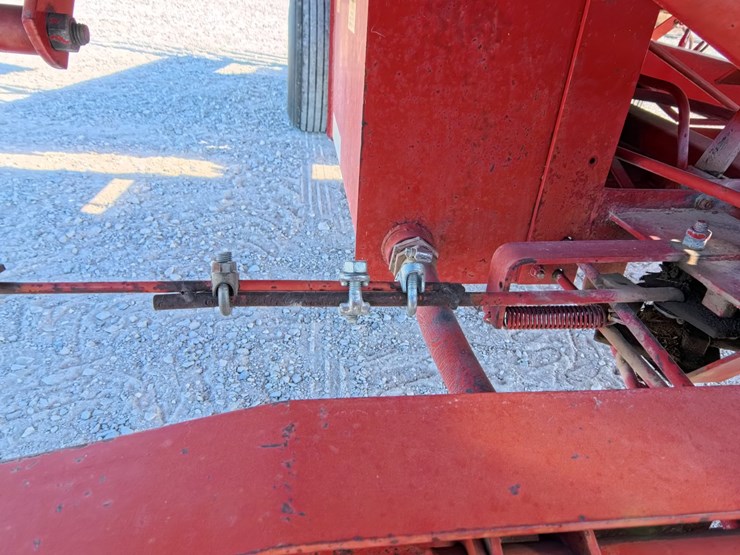 #1029-•-new-holland-1033-small-square-bale-stacker-image-34