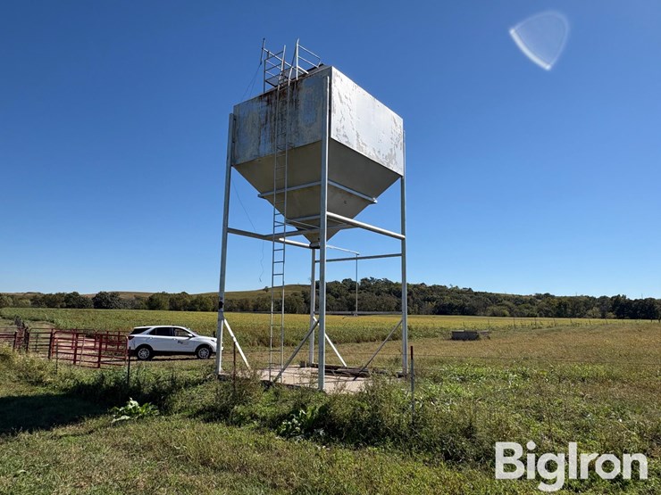 overhead-feed-bin-image-5
