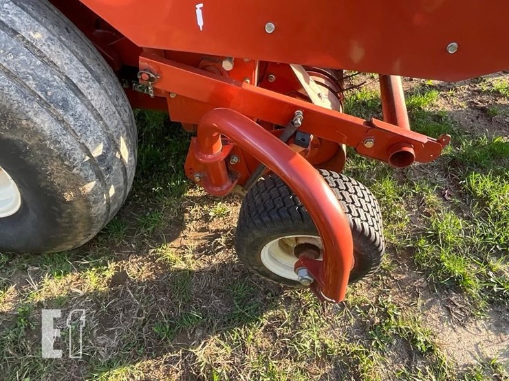 hesston-846a-image-7