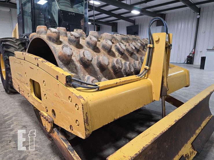 2012-caterpillar-cp56-image-14