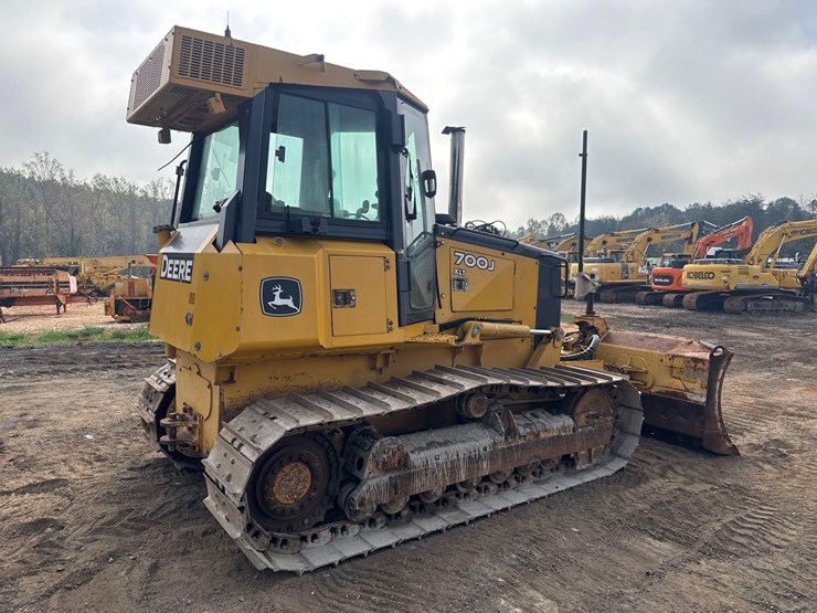2008-deere-700j-xlt-image-7