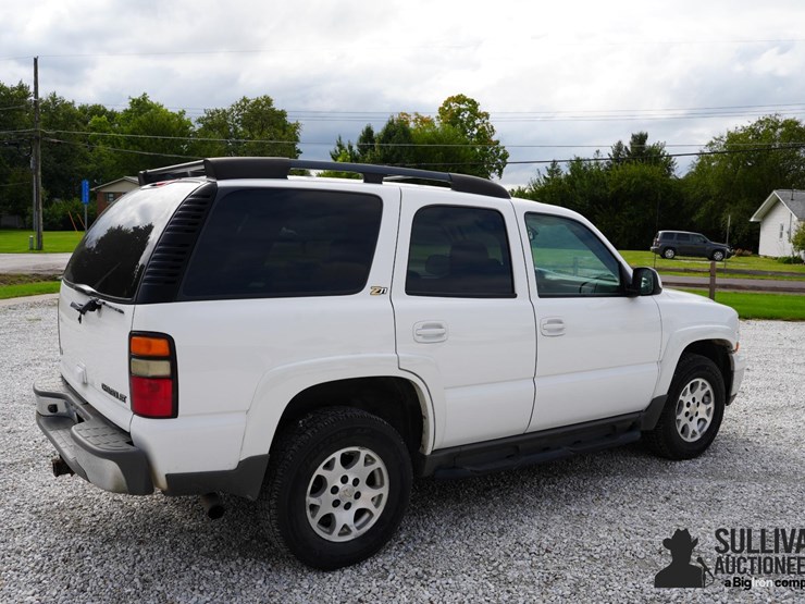 run-#42---2004-chevrolet-tahoe-4x4-suv-image-5