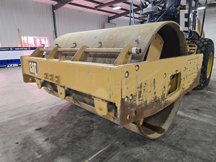 2016-caterpillar-cs56b-image-9
