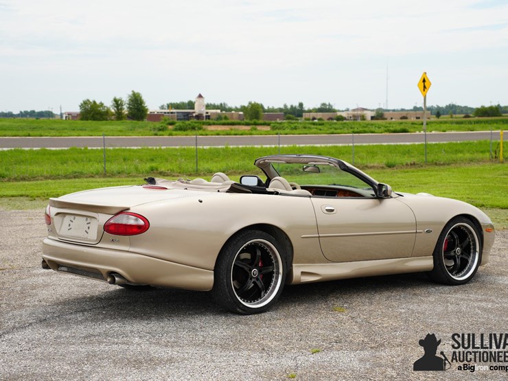 run-#103---1999-jaguar-xk8-convertible-"mina-gallery"-edition-image-5
