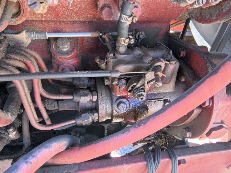 #1026-•-allis-chalmers-7000-tractor-image-63