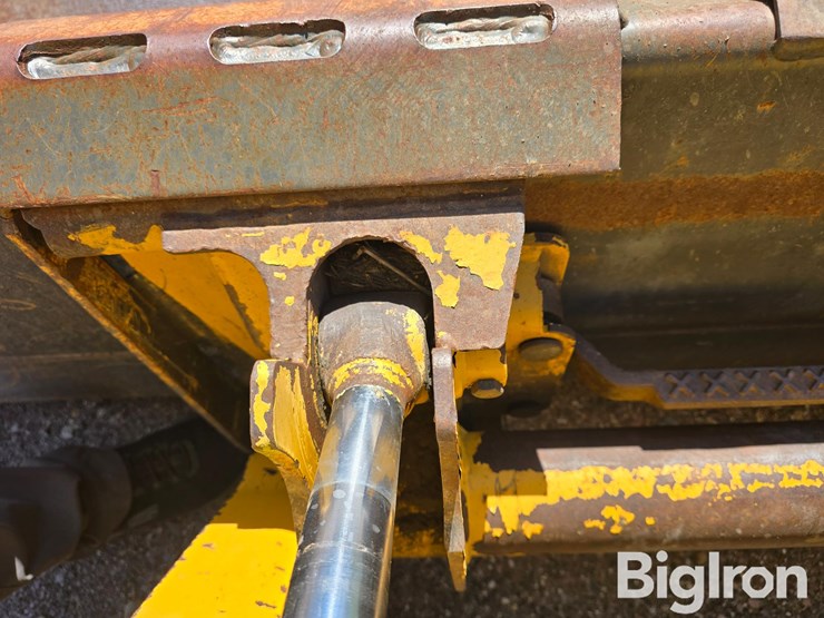 2000-john-deere-270-skid-steer-image-13