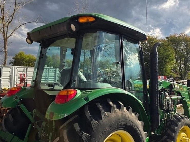 2016-john-deere-5065e-image-22