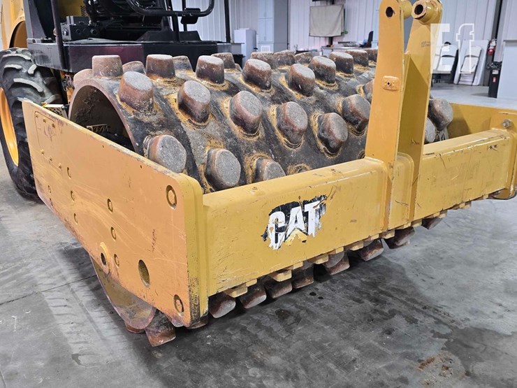 2019-caterpillar-cp44b-image-10