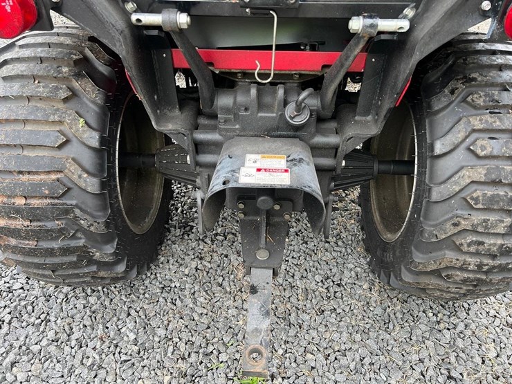 2022-mahindra-emax-25l-tractor-image-5
