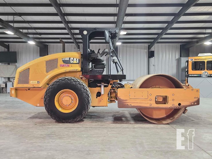 2016-caterpillar-cs56b-image-6