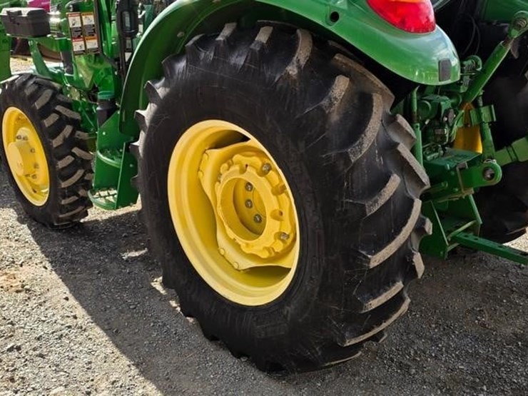 2016-john-deere-5065e-image-16