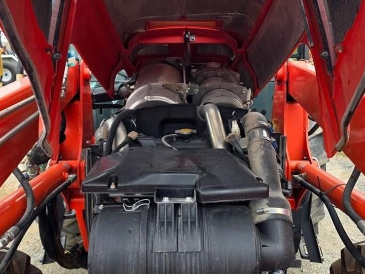 2017-kubota-m5-091d-image-45