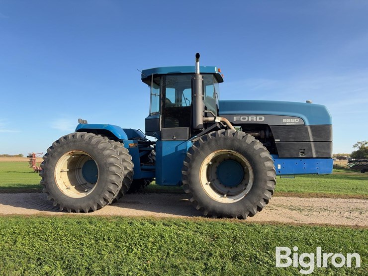 ford-versatile-9280-4wd-tractor-image-4