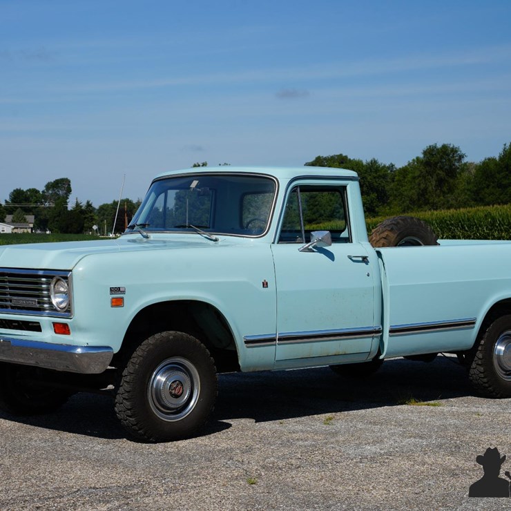 Run #54 - 1974 International 100 4x4 Pickup