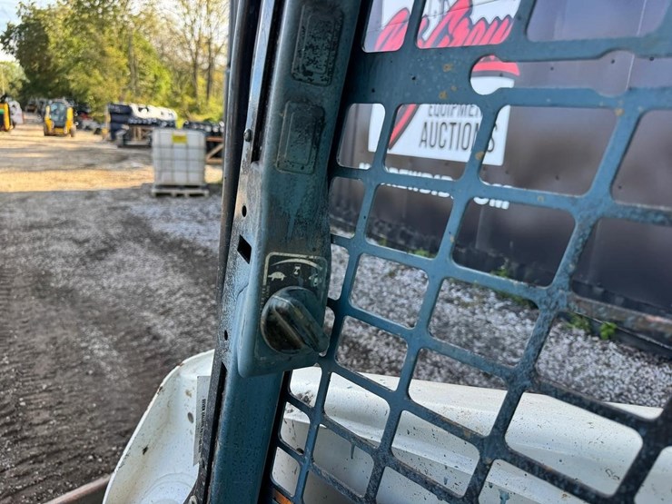 2023-bobcat-t740-skid-steer-loader-image-26