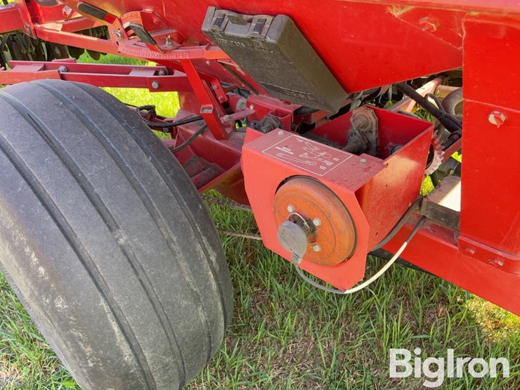 case-ih-8600-air-seeder-image-17