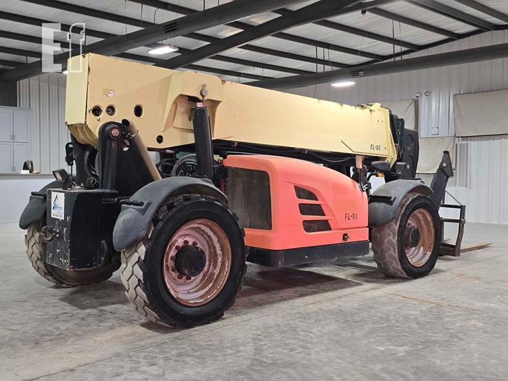2014-jlg-g12-55a-image-3