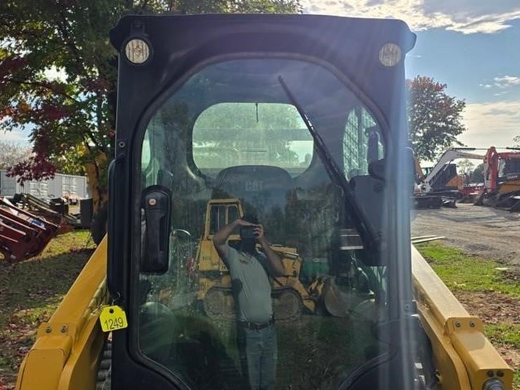 2019-caterpillar-259d3-image-39