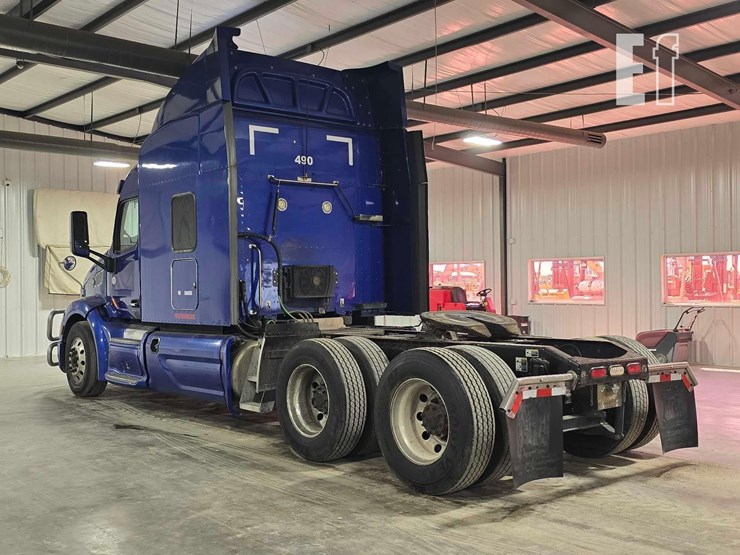 2019-peterbilt-579-image-4