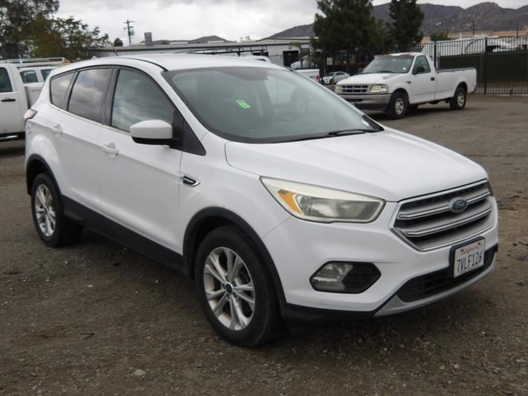 2017-ford-escape-image-2
