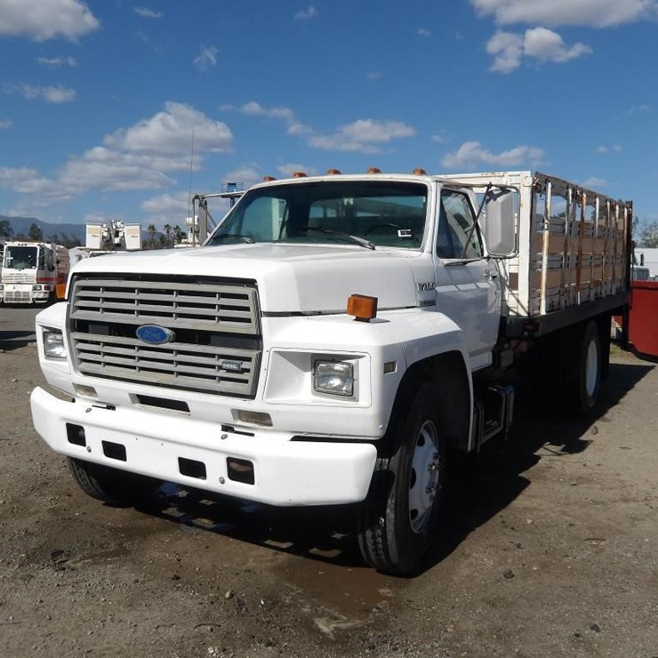 1993 FORD F700