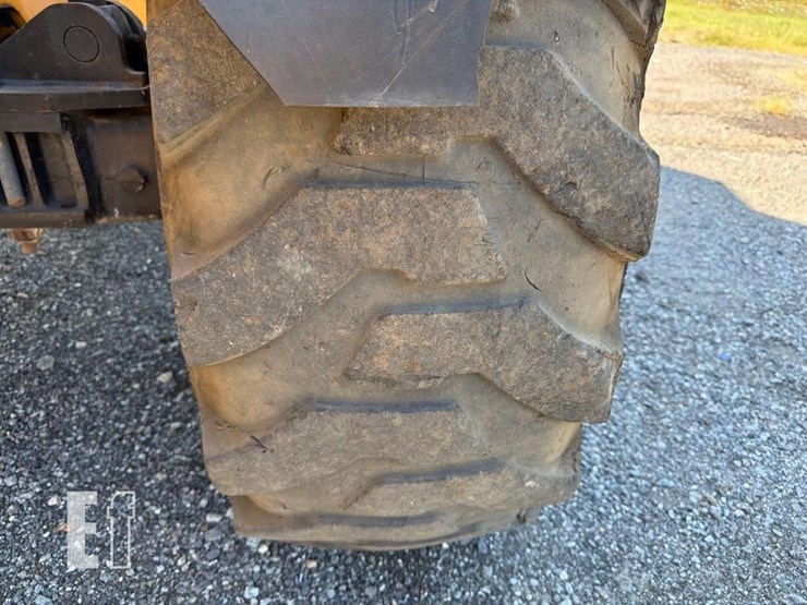 2017-jcb-512-56-image-33