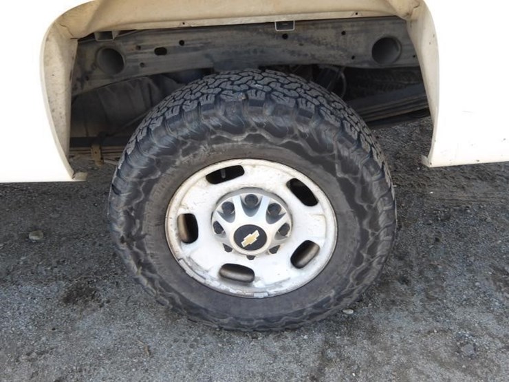 2013-chevrolet-silverado-2500-image-5