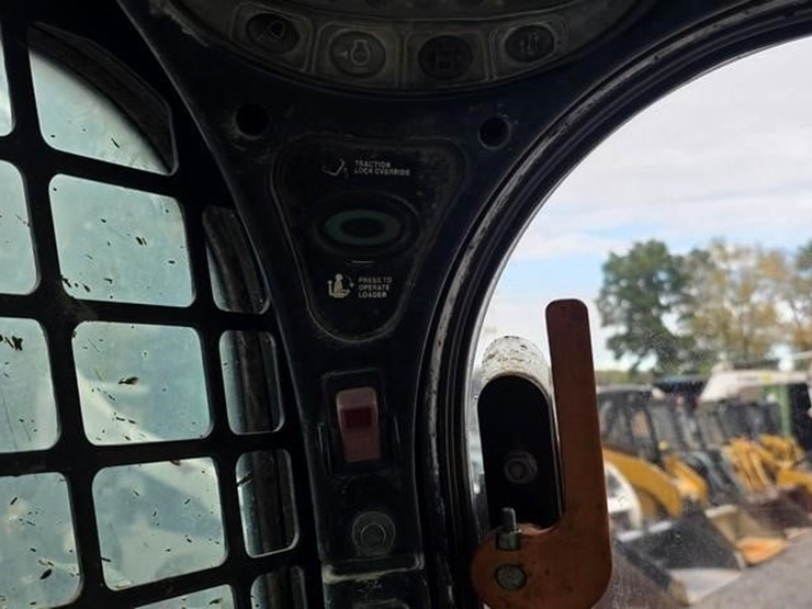 2014-bobcat-s770-image-51