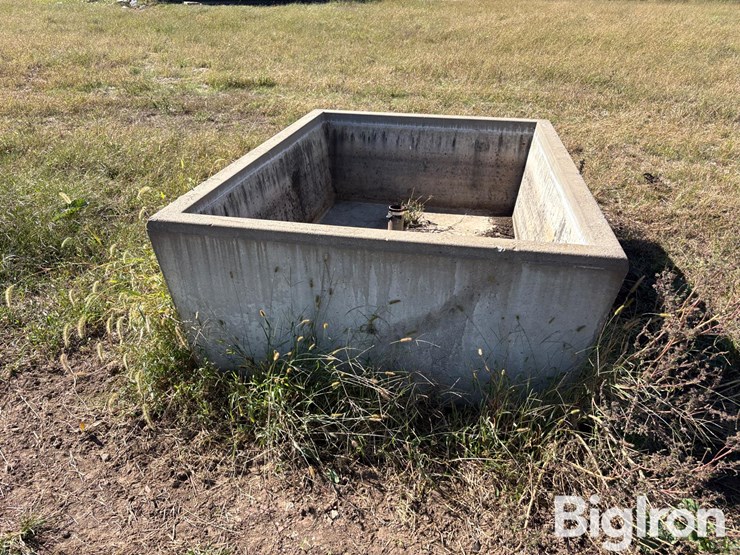 livestock-concrete-waterer-image-4