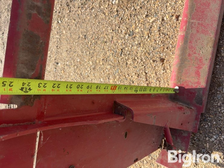 case-ih-combine-head-adapter-plate-image-14