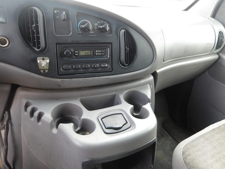 2002-ford-e350-image-19