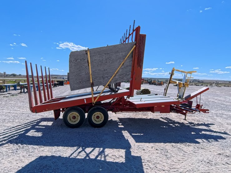 #1029-•-new-holland-1033-small-square-bale-stacker-image-5