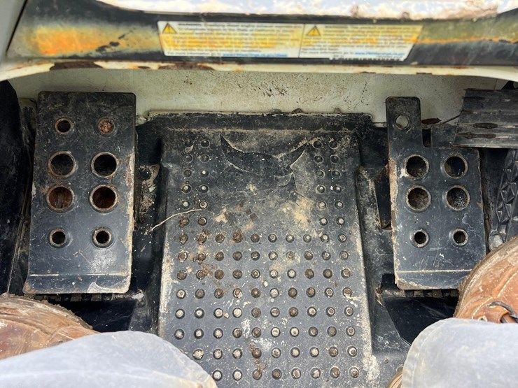 2023-bobcat-t770-skid-steer-loader-image-22