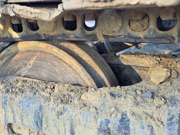 2015-deere-135g-image-38