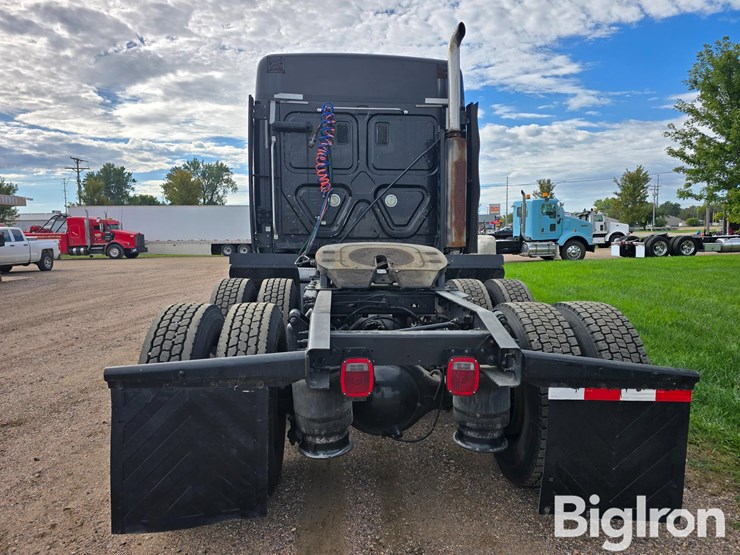 2014-freightliner-cascadia-125-t/a-truck-tractor-image-6